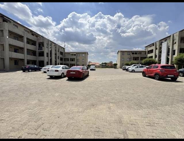 2 BEDROOM APARTMENT FOR SALE IN FLEURHOF